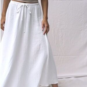 Mokki Skirt white pics added!
